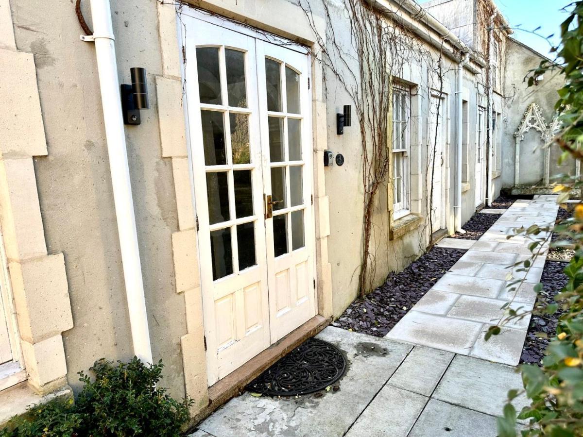 Cosy One Bedroom Apartment Trowbridge Exterior photo