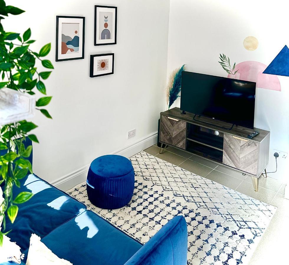 Cosy One Bedroom Apartment Trowbridge Exterior photo